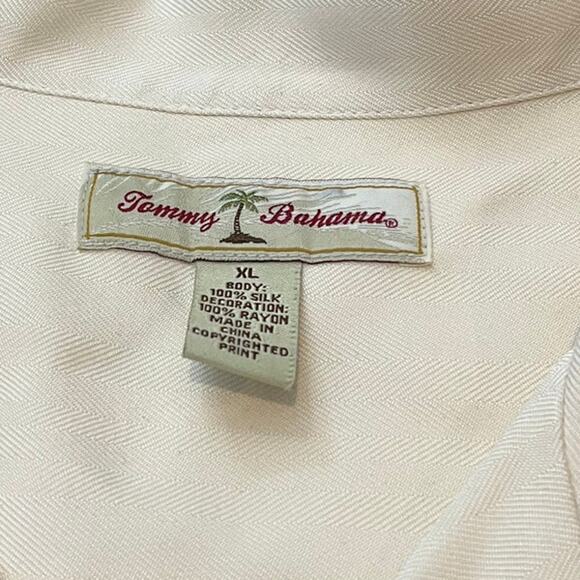 Tommy Bahama Vintage Mens Beige Silk‎ Embroidered Button Up Tiki Shirt XL Surf - Picture 4 of 9
